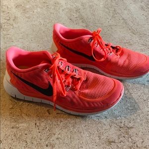 Women’s Nike Barefoot Ride 5.0 running shoes.
